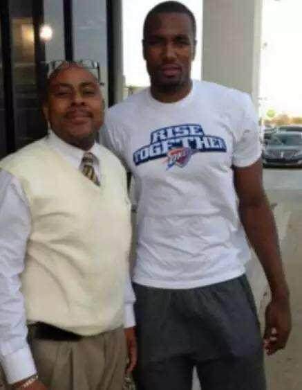 都体：DV9肌肉不适但伤情不重，保险起见周末联赛会替补（据都体报道，DV9肌肉略有不适但无大碍，周末联赛将以替补身份出场）