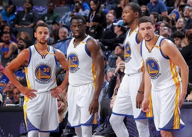 塞维利亚官方：谴责德比战球迷投掷物品行为，正配合警方调查（塞维利亚官宣：谴责德比战球迷投掷行为，正与警方配合调查）