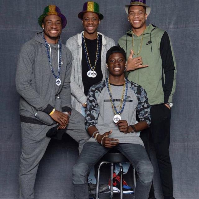 弗罗因德：磁卡在场上对我们不可或缺；对目前的阵容非常满意（弗罗因德：磁卡场上作用无可替代，对现有阵容极为满意）